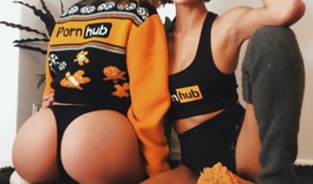 Busty Chick بیدمشک بیدمشک را به صورت زنده روی دانلود فیلم سینمایی سوپر سکسی دوربین قرار می دهد